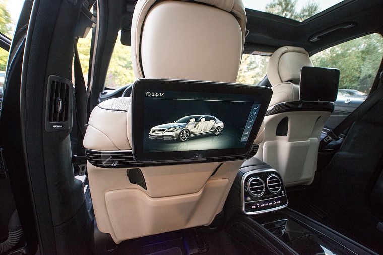 Mercedes-Benz Maybach S-класс 222  черный