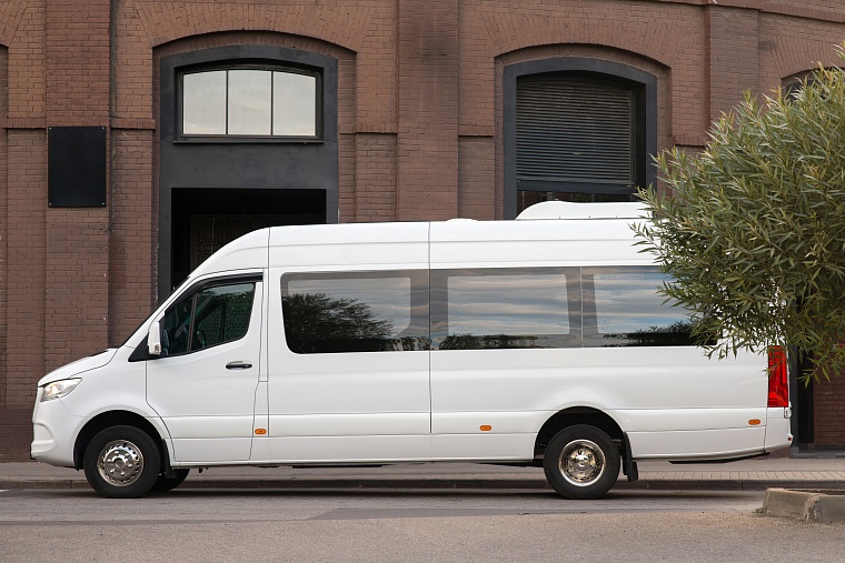Mercedes-Benz Sprinter 907 Белый 19 мест