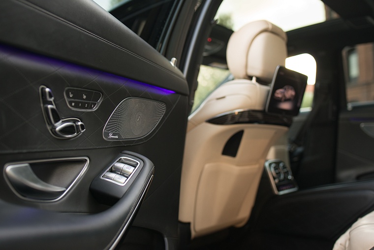 Mercedes-Benz Maybach S-класс 222  черный
