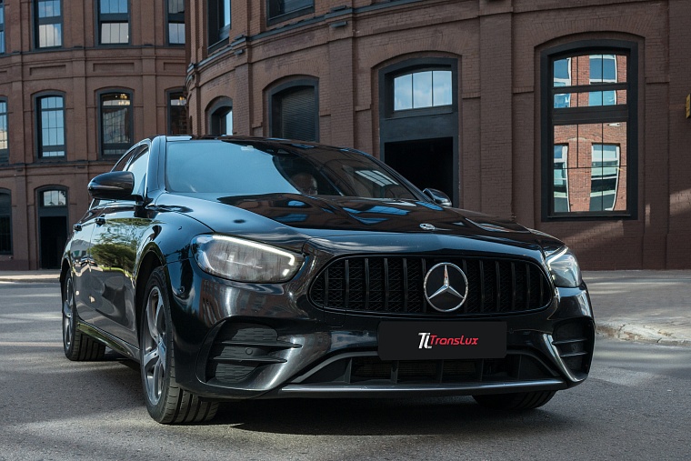 Mercedes-Benz E-Класс 213 черный