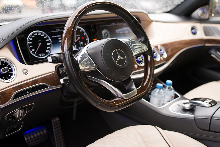 Mercedes-Benz S-класс 222 белый