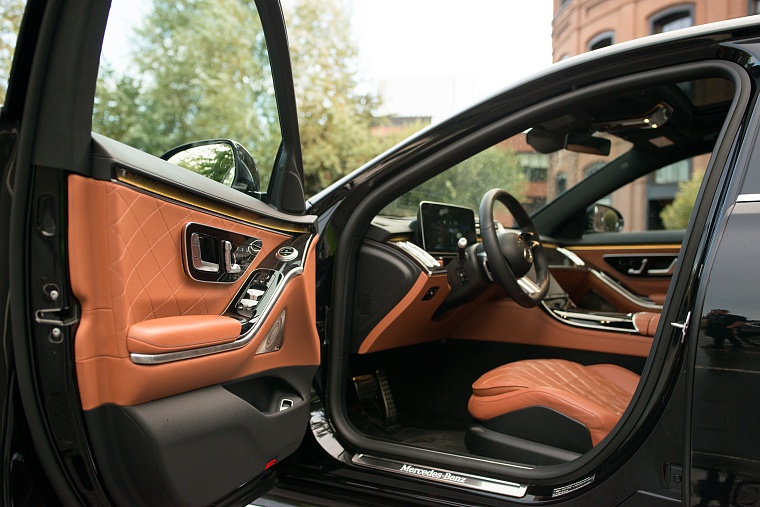 Mercedes-Benz S-класс 223 черный