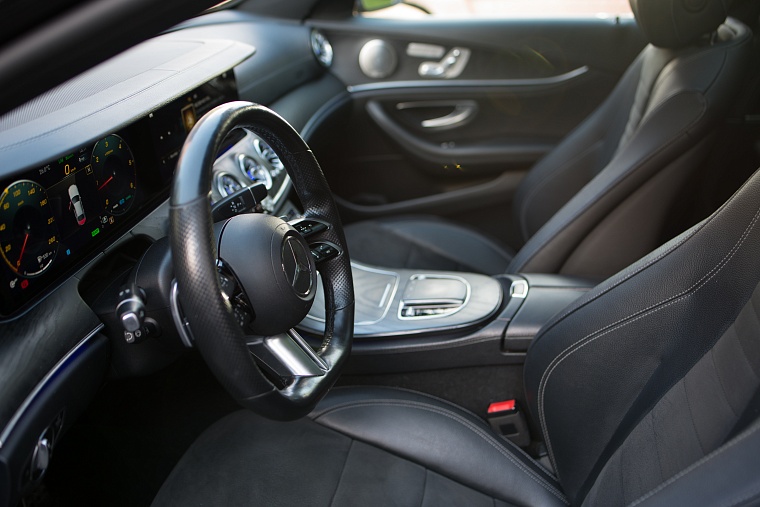 Mercedes-Benz E-Класс 213 черный