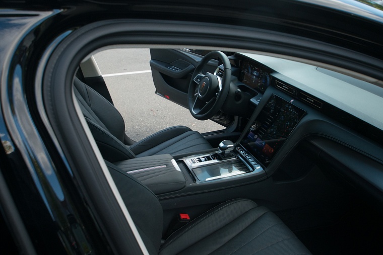 Hongqi Н5 черный