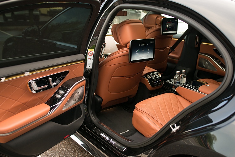 Mercedes-Benz S-класс 223 черный