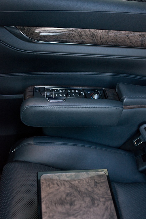 Toyota Alphard черный