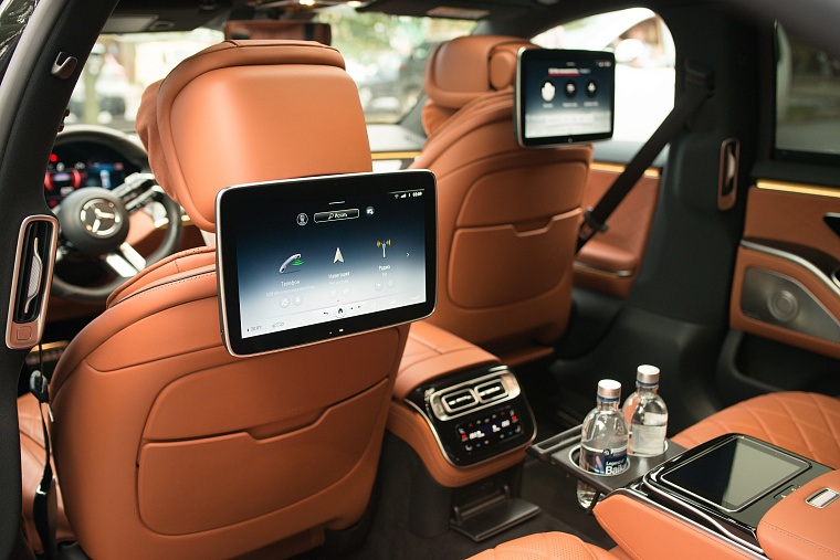 Mercedes-Benz S-класс 223 черный