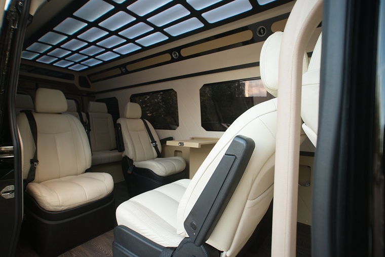 Mercedes-Benz Sprinter Черный 8 мест