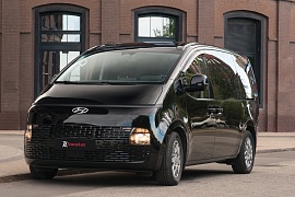 Hyundai Staria Черная