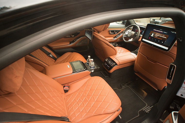 Mercedes-Benz S-класс 223 черный