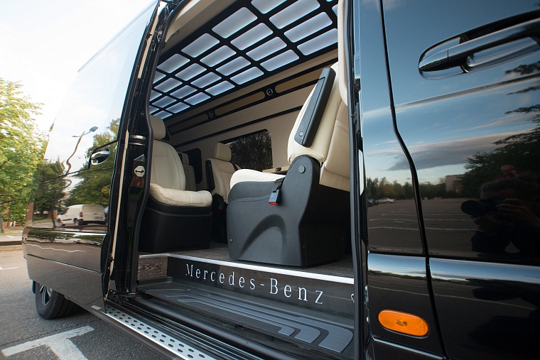 Mercedes-Benz Sprinter Черный 8 мест