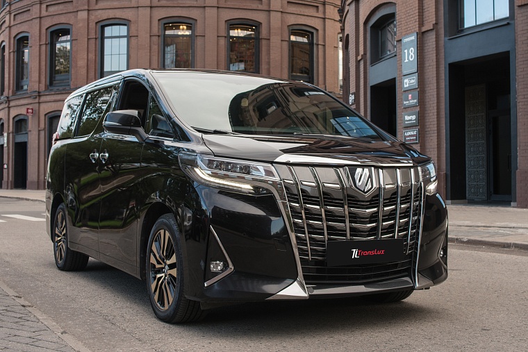 Toyota Alphard черный