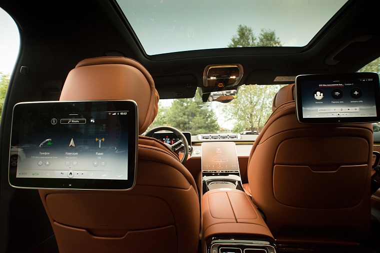 Mercedes-Benz S-класс 223 черный