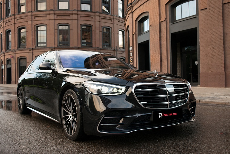 Mercedes-Benz S-класс 223 черный