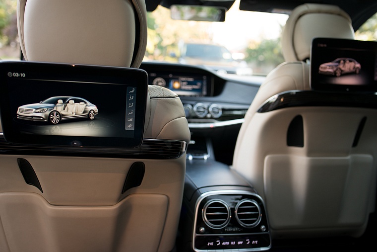 Mercedes-Benz Maybach S-класс 222  черный