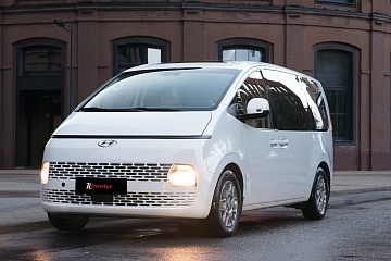Hyundai Staria Белая