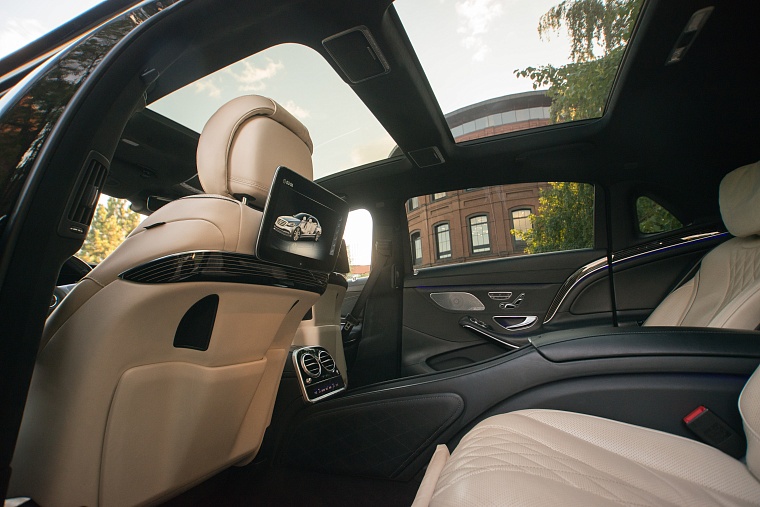 Mercedes-Benz Maybach S-класс 222  черный