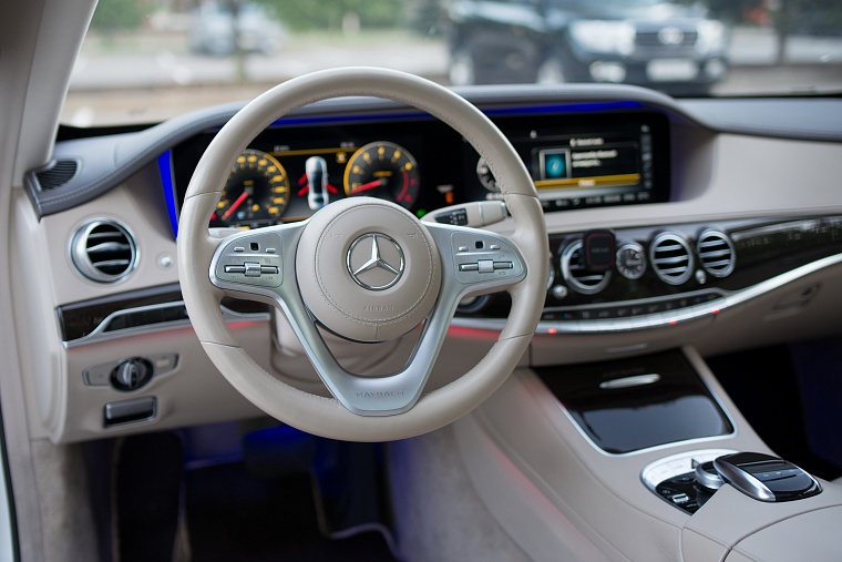Mercedes-Benz Maybach S-класс 222 Белый
