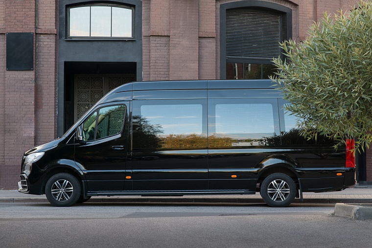 Mercedes-Benz Sprinter Черный 8 мест