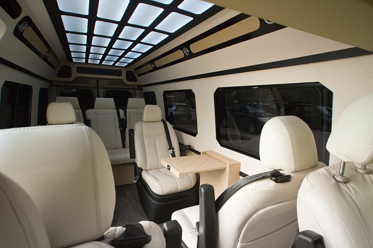 Mercedes-Benz Sprinter Черный 8 мест