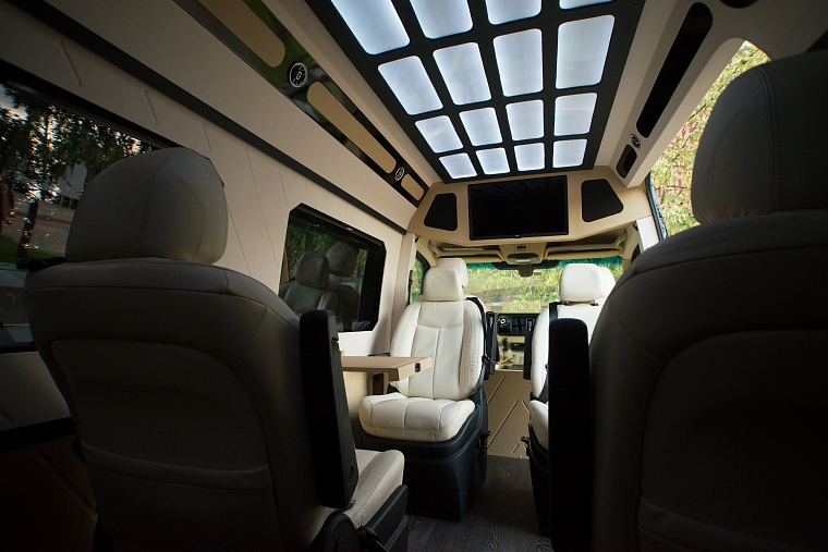 Mercedes-Benz Sprinter Черный 8 мест