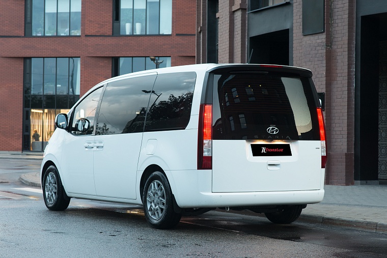 Hyundai Staria Белая