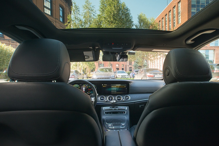 Mercedes-Benz E-Класс 213 черный