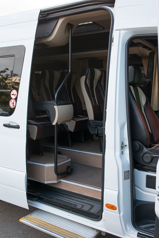 Mercedes-Benz Sprinter 907 Белый 19 мест
