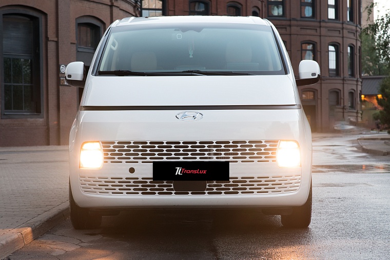 Hyundai Staria Белая