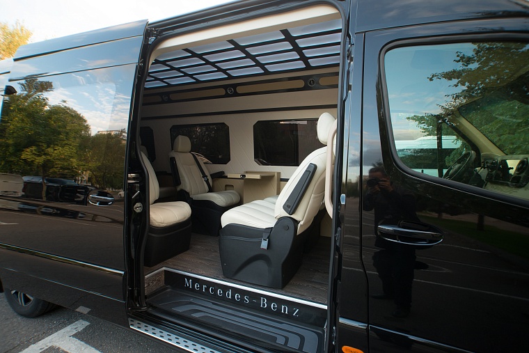 Mercedes-Benz Sprinter Черный 8 мест