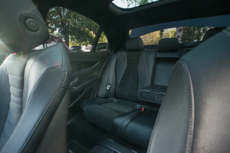 Mercedes-Benz E-Класс 213 черный